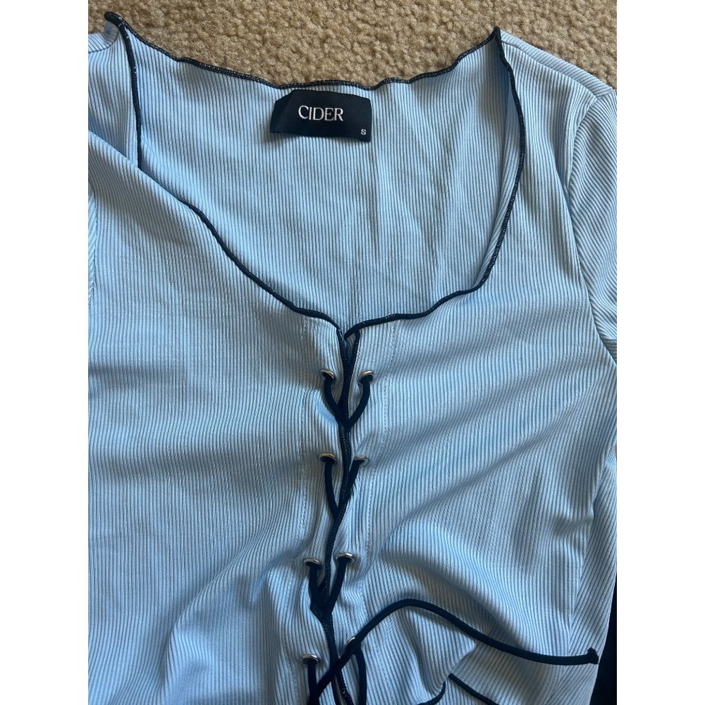 Crop Top And Short Pant Bundle Size S - image 3